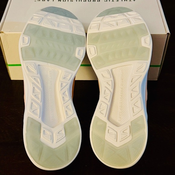 NIB APL TechLoom Bliss Sneakers | Size 7.5 - Blush/Osiana Rose/White - Picture 5 of 6